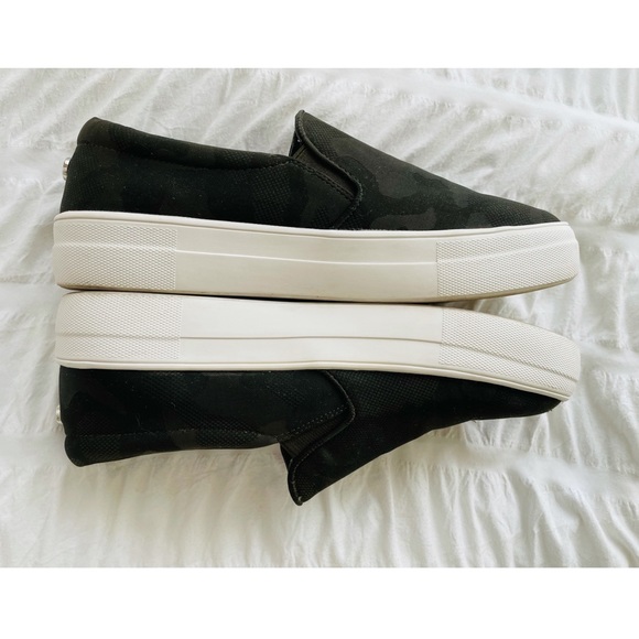 Steve Madden Camo Sneakers - Picture 1 of 3